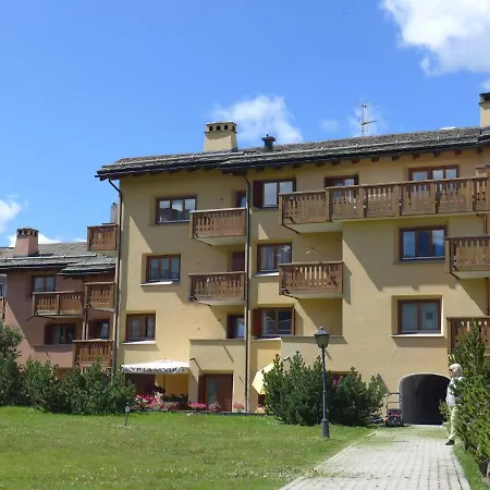 Chesa Ludains 8 By Interhome Daire